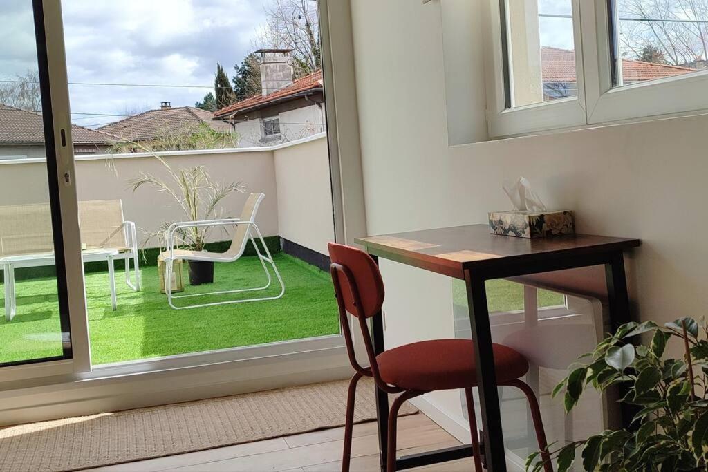 Maison Cosy Terrasse Ensoleille Clermont-Ferrand Buitenkant foto